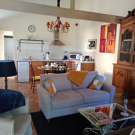 Le Paris Londres Bed & Breakfast Mesnieres-en-Bray Bilik gambar