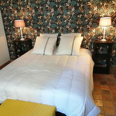 Le Paris Londres Bed & Breakfast Mesnieres-en-Bray Bilik gambar