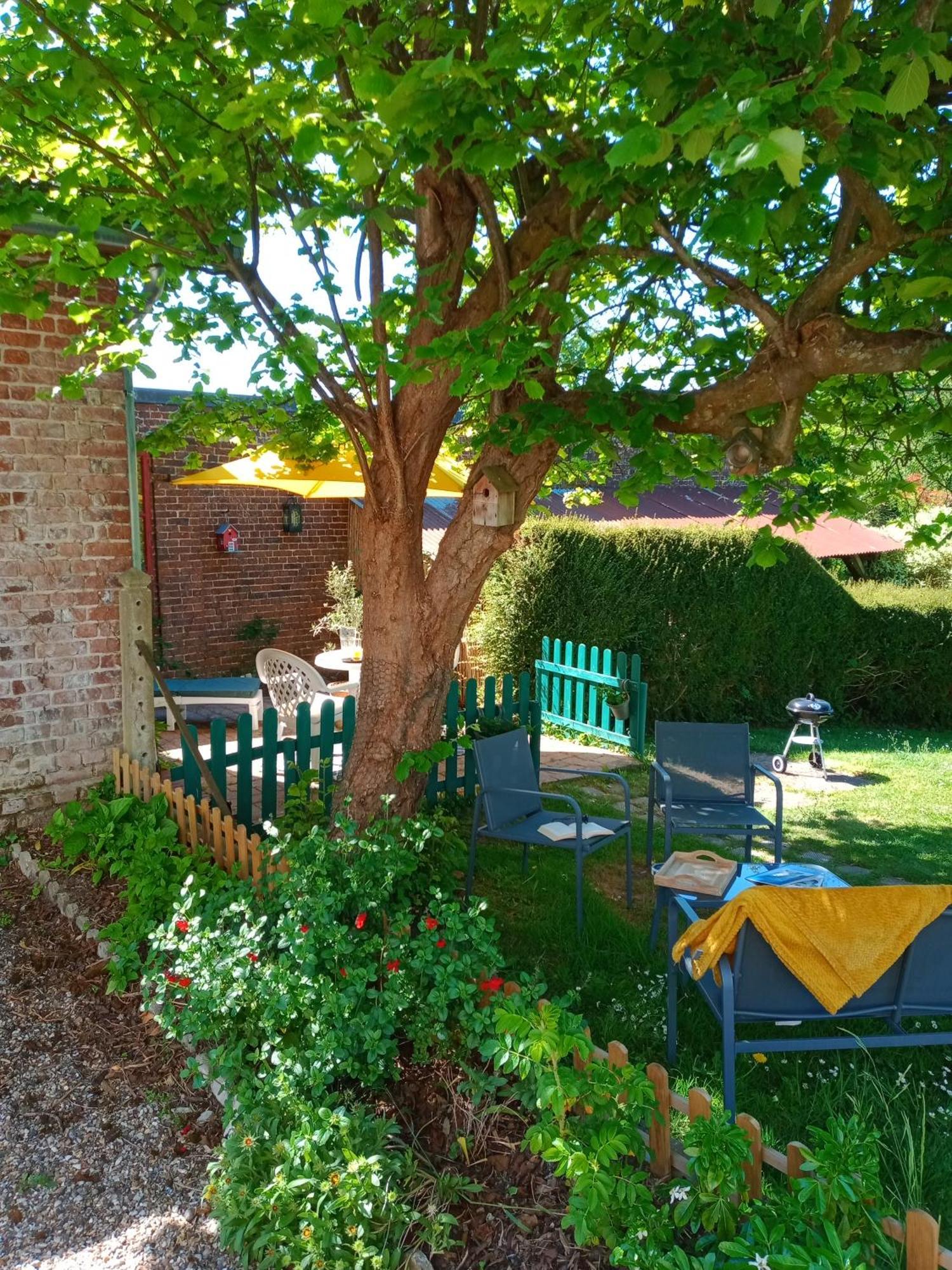 Le Paris Londres Bed & Breakfast Mesnieres-en-Bray Bilik gambar